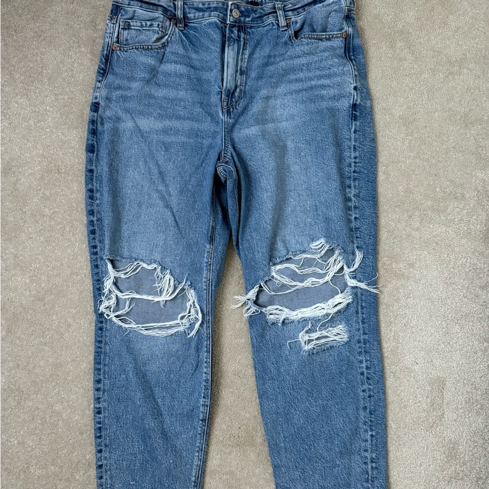 American Eagle Mom Jeans